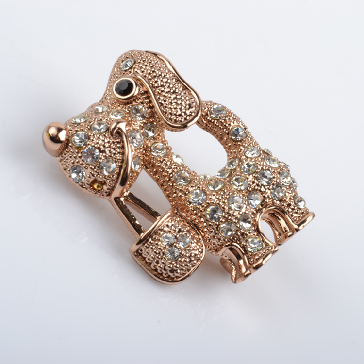 Brooch with rhinestone