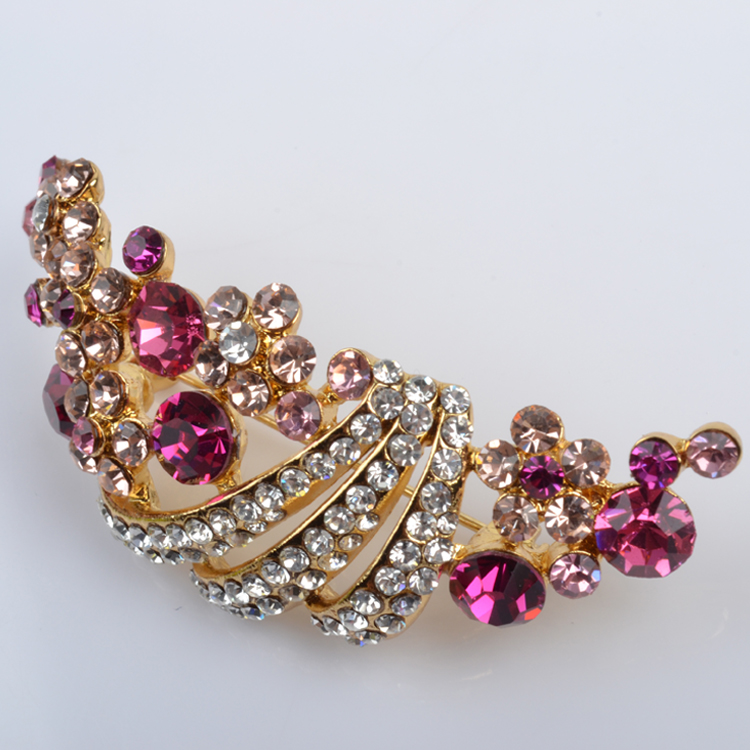 Brooch with rhinestone