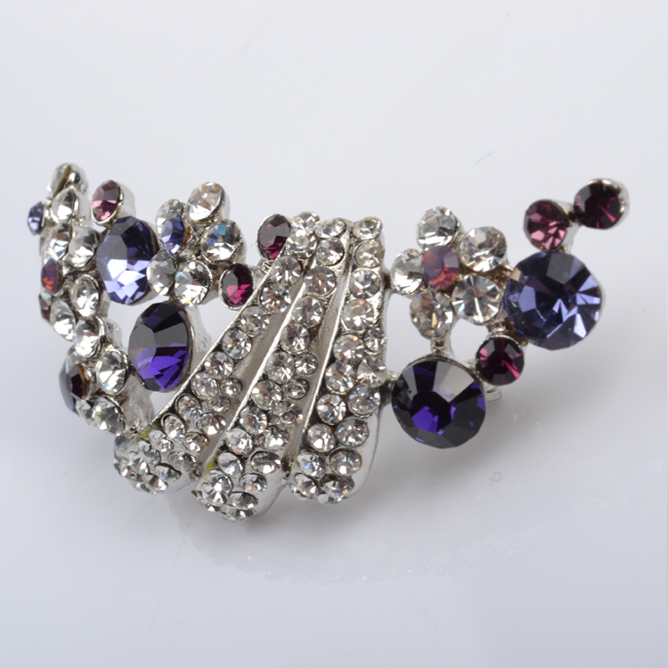 Brooch with rhinestone