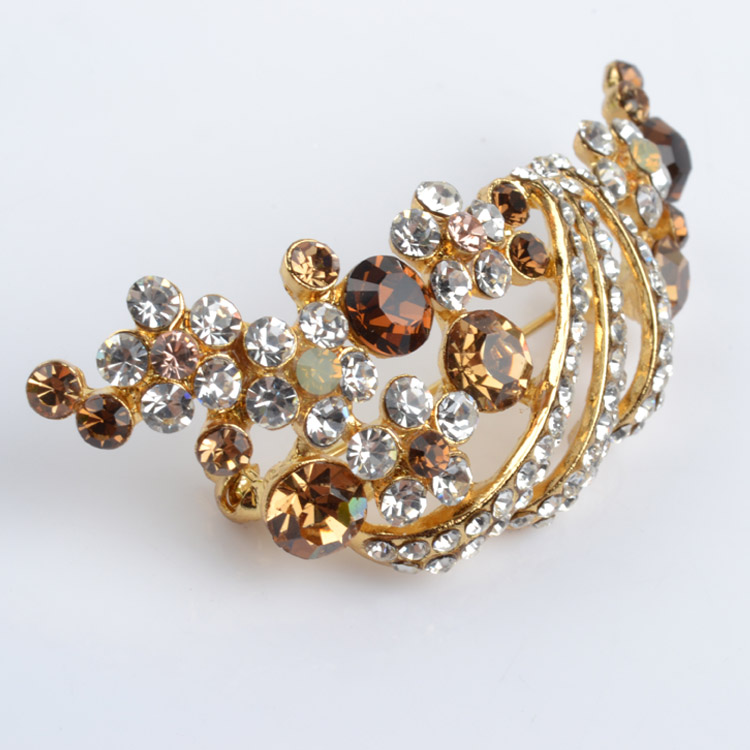 Brooch with rhinestone