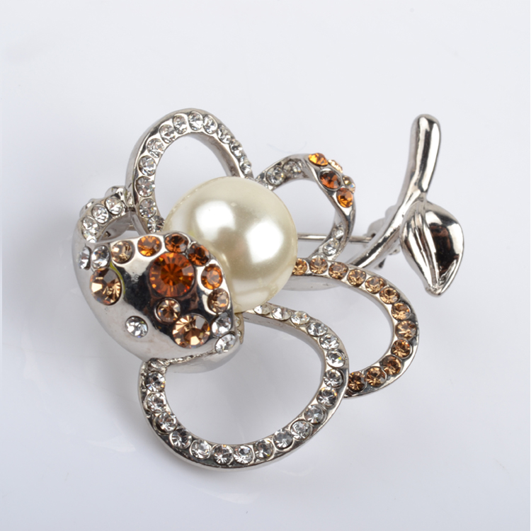 Brooch with rhinestone