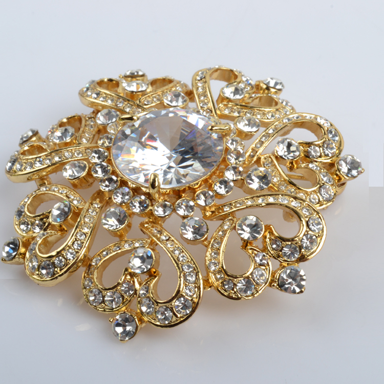 Brooch with rhinestone