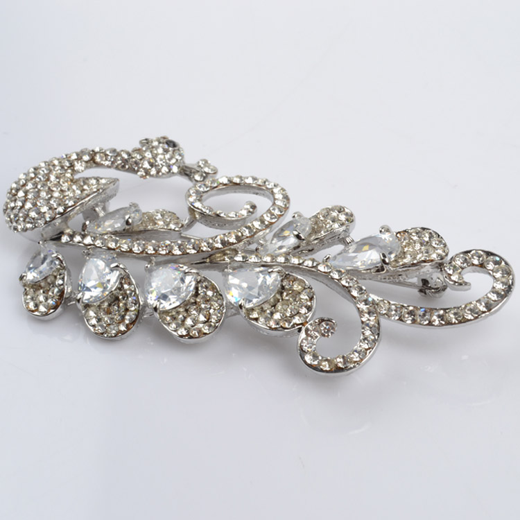 Brooch with rhinestone