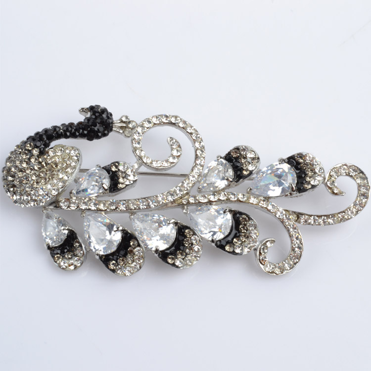 Brooch with rhinestone