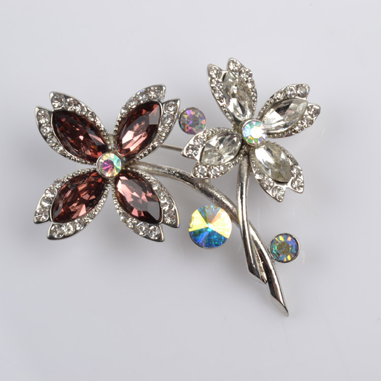 Brooch with rhinestone