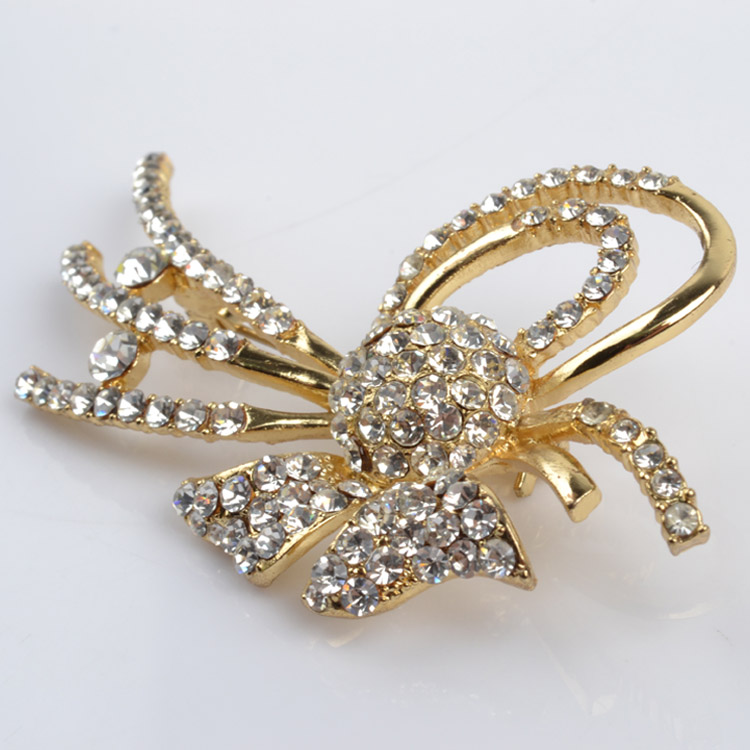 Brooch with rhinestone