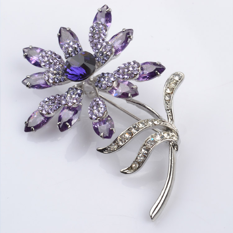 Brooch with rhinestone