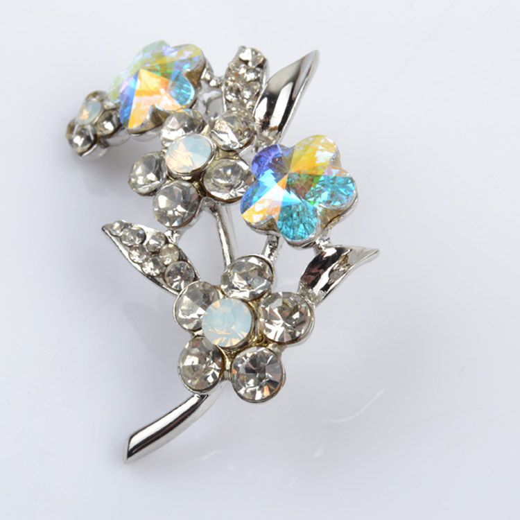 Brooch with rhinestone