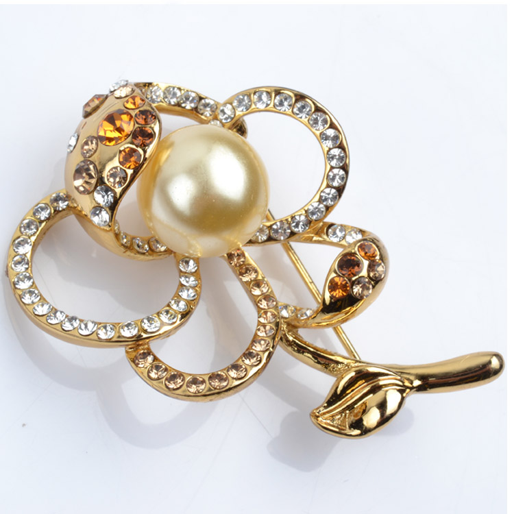 Brooch with rhinestone