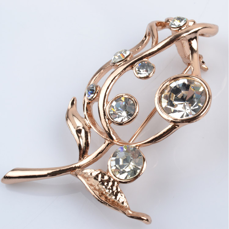 Brooch with rhinestone