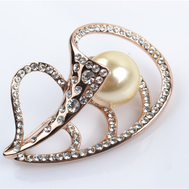 Brooch with rhinestone