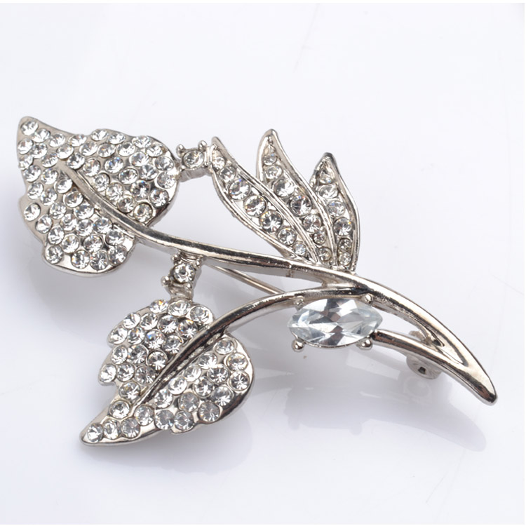 Brooch with rhinestone