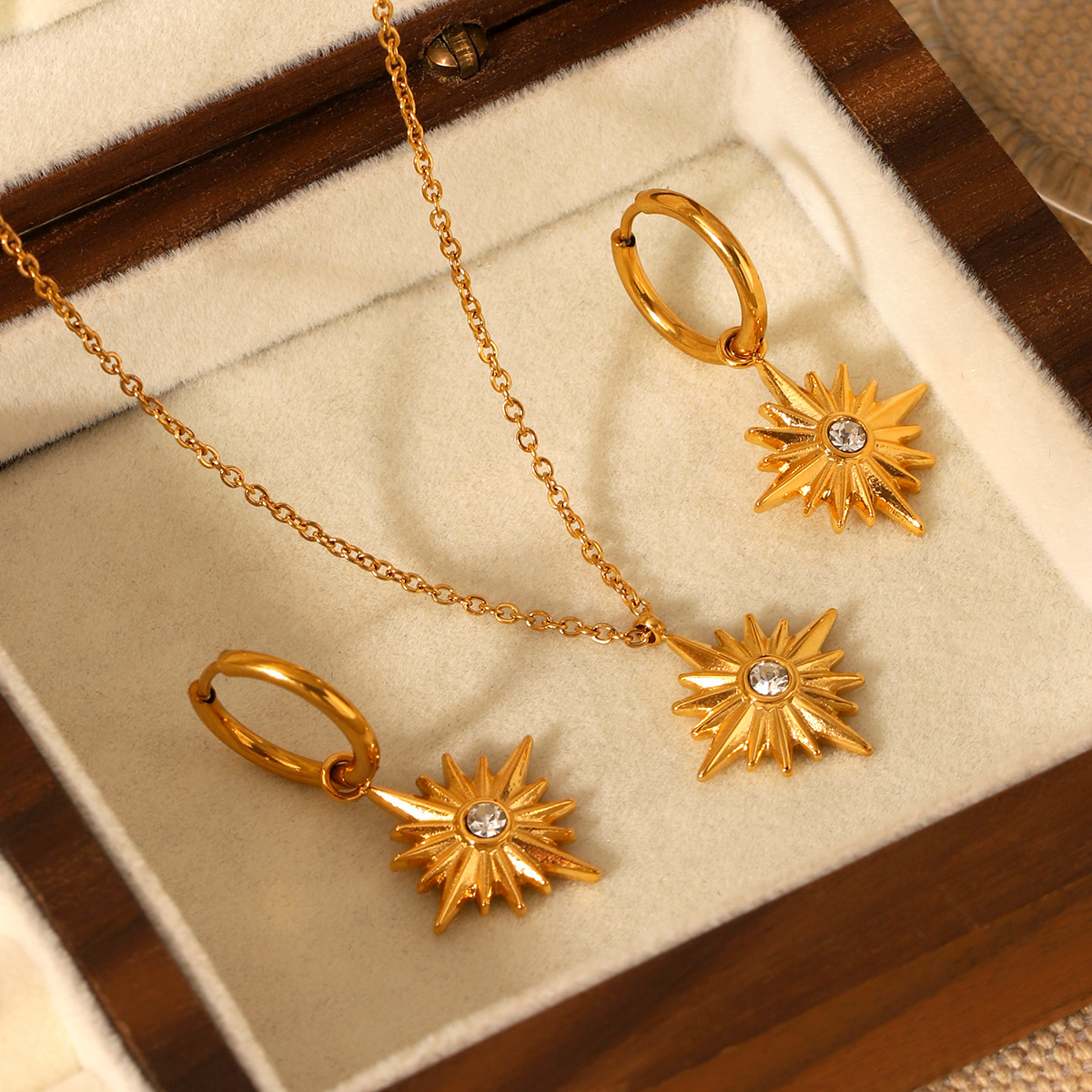 The Eight-Pointed Star Set