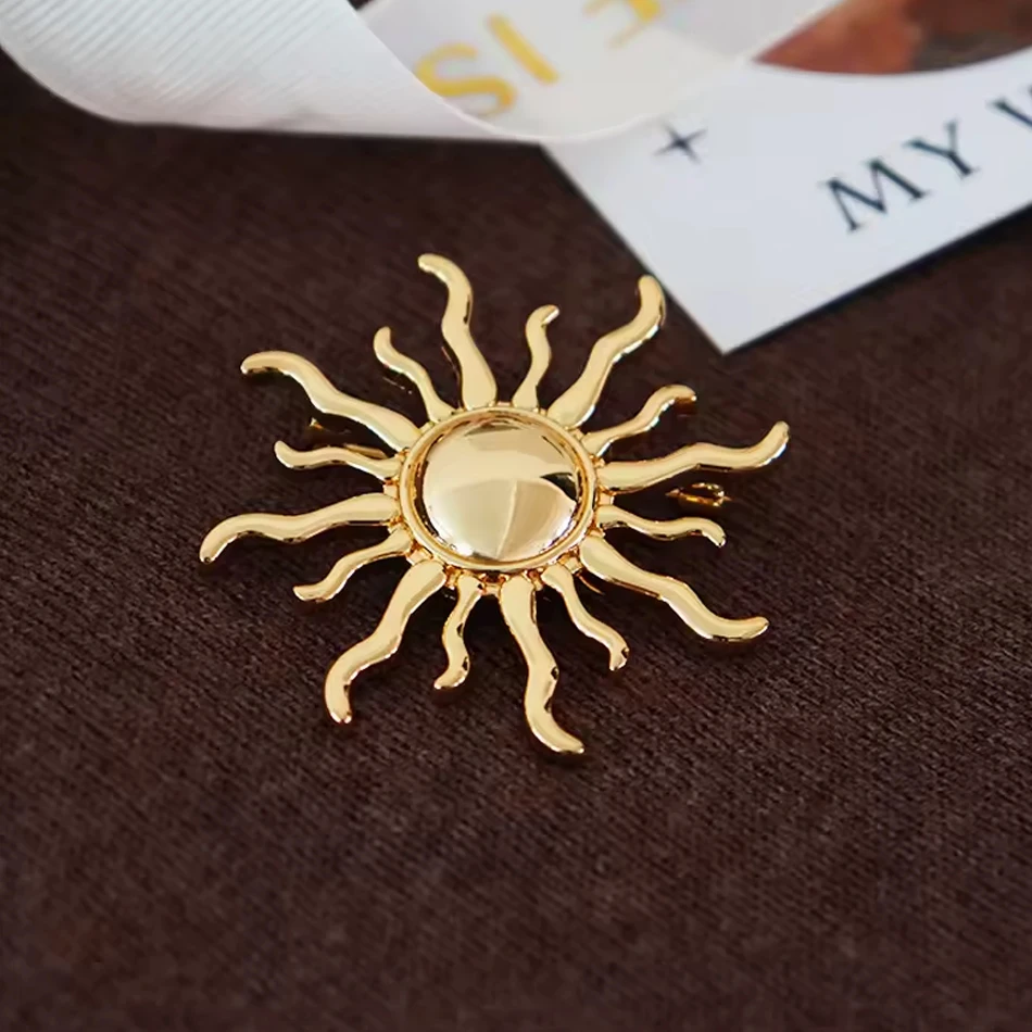Hot Selling Solar Shape Stainless Steel Clothing Brooch Waterproof 18K Gold Brooch for Women Clothin
