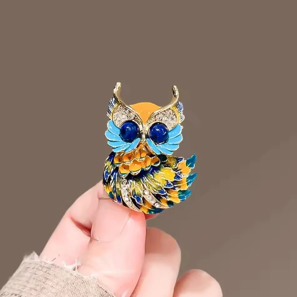 Wholesale Adorable Enamel Painted Owl Alloy Brooch Stylish Accessory for Men Women High-End Flower P