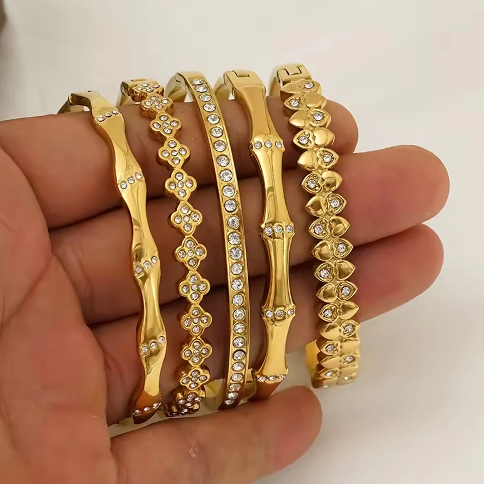 OEM Custom Jewelry Gold Plated Stainless Steel Heart Shape Sparkling Zircon Fashion Jewelry Bangle B